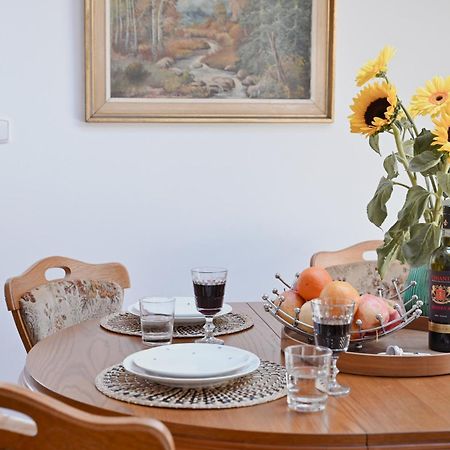 Bohemian Symphony Appartement Praag Buitenkant foto