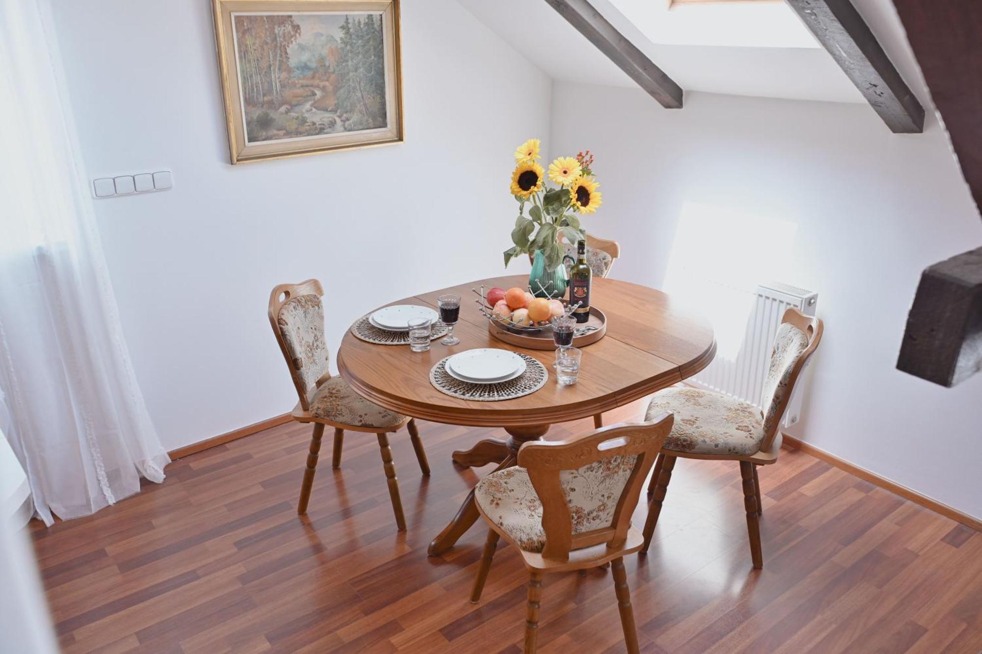 Bohemian Symphony Appartement Praag Buitenkant foto